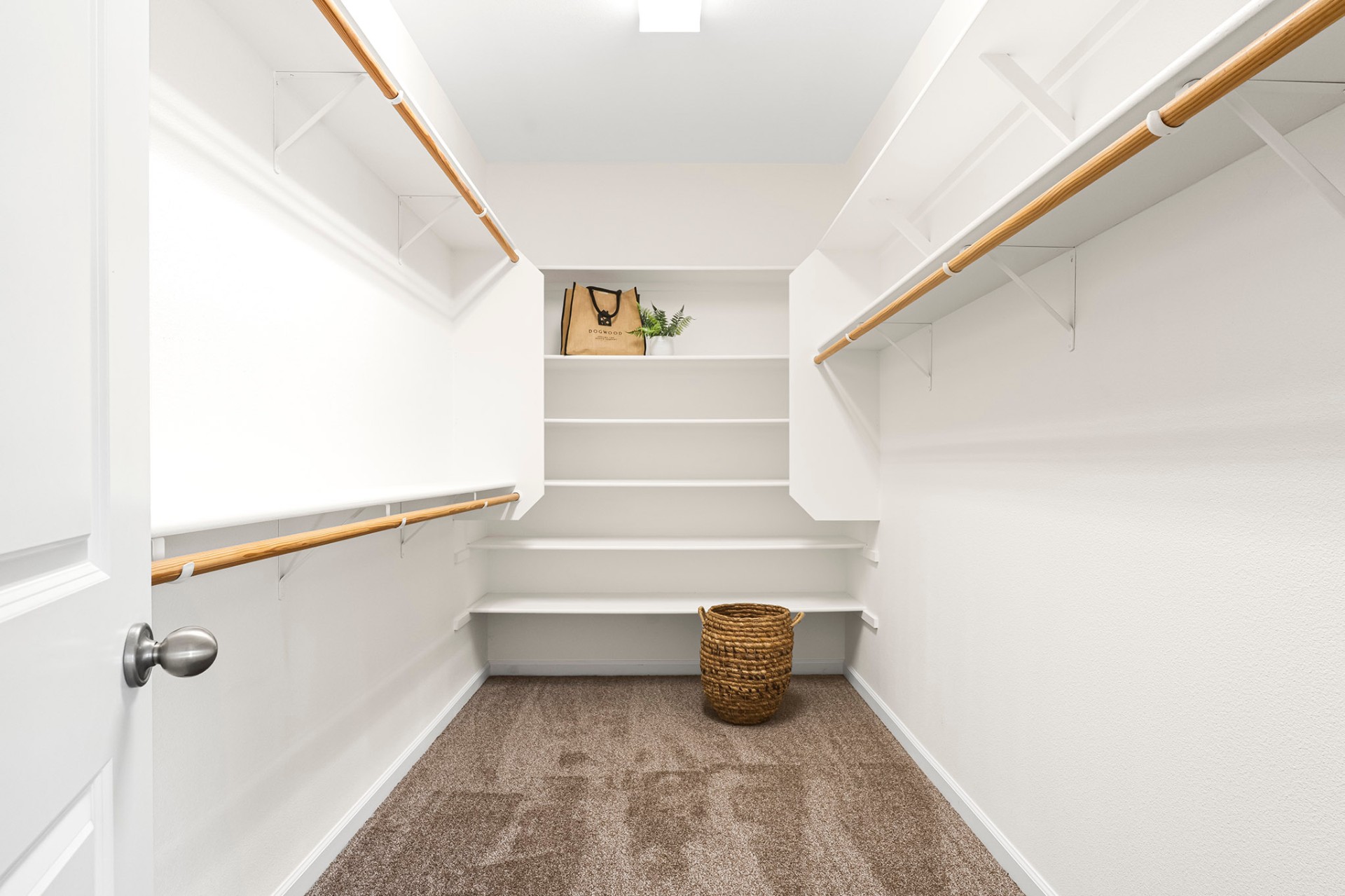 Walk-in closet